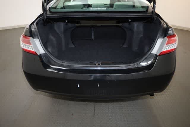 Thumbnail: 2011 Toyota Camry - 26