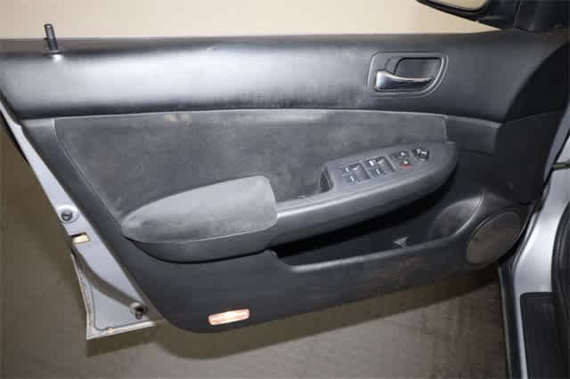 Thumbnail: 2004 Honda Accord - 13