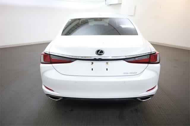 Thumbnail: 2020 Lexus ES - 6