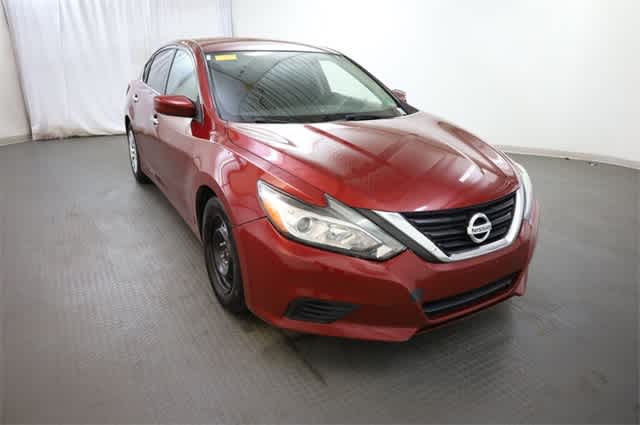 Thumbnail: 2018 Nissan Altima - 11