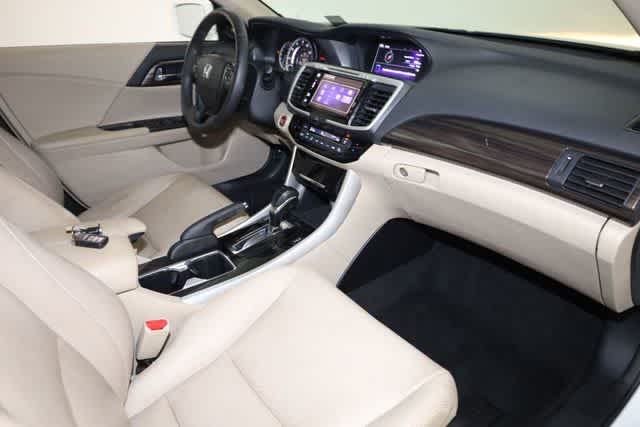 Thumbnail: 2016 Honda Accord - 32