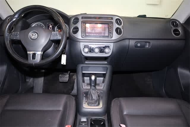 Thumbnail: 2012 Volkswagen Tiguan - 17