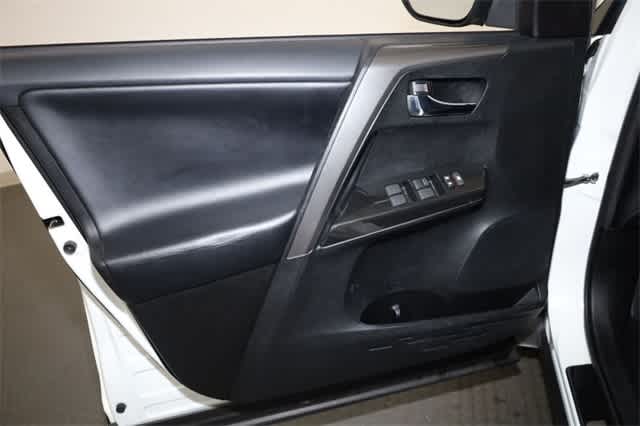 Thumbnail: 2018 Toyota RAV4 - 13