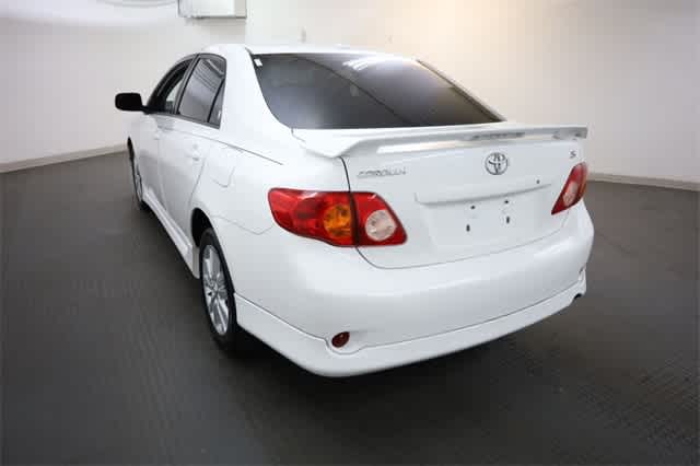 Thumbnail: 2010 Toyota Corolla - 5