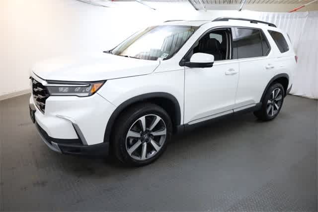Thumbnail: 2023 Honda Pilot - 2