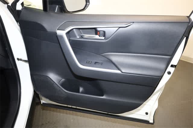 Thumbnail: 2019 Toyota RAV4 - 22