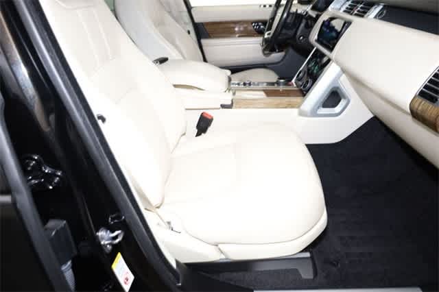 Thumbnail: 2019 Land Rover Range Rover - 20