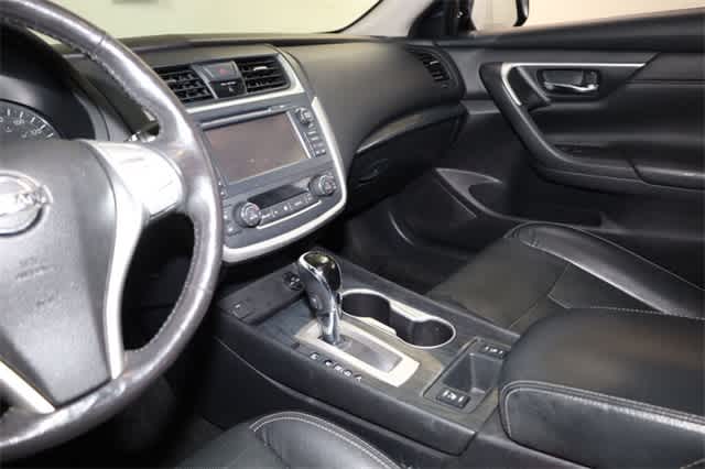 Thumbnail: 2016 Nissan Altima - 23