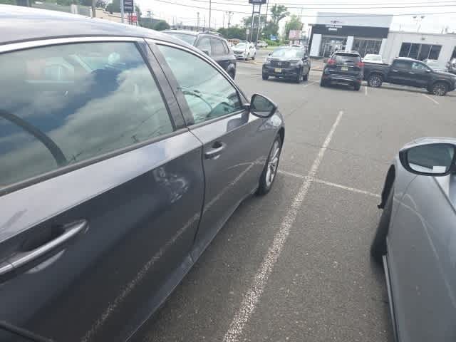 2022 Honda Accord LX 13
