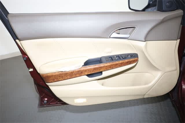 Thumbnail: 2010 Honda Accord - 13