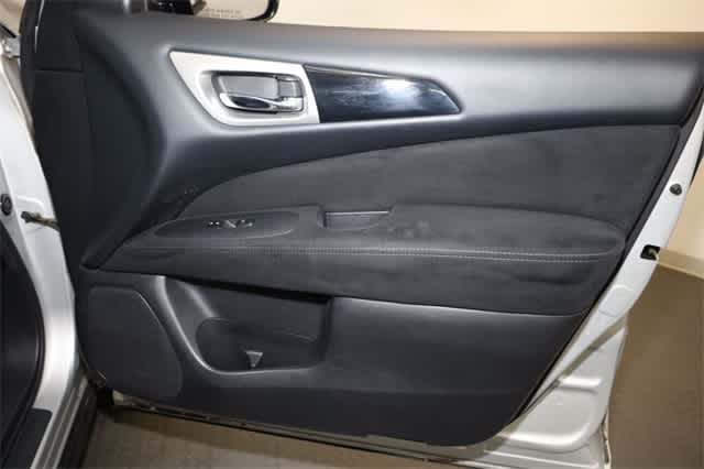 Thumbnail: 2014 Nissan Pathfinder - 22