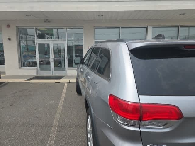Thumbnail: 2017 Jeep Grand Cherokee - 6