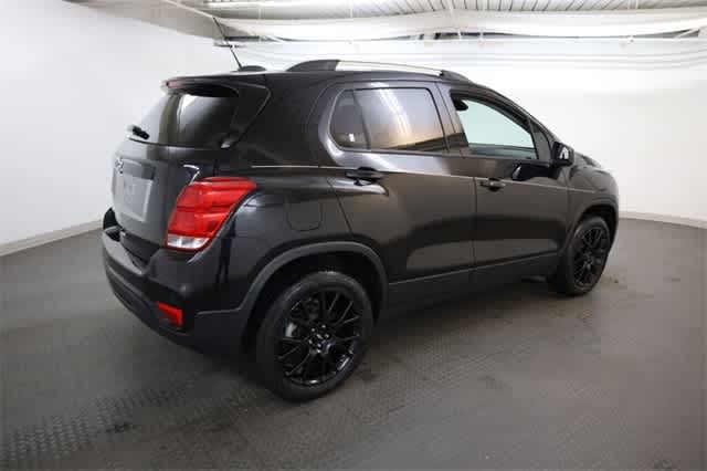 Thumbnail: 2022 Chevrolet Trax - 8