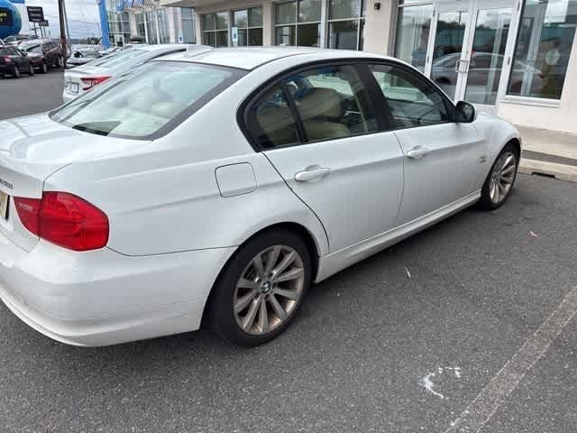 Thumbnail: 2011 BMW 3 Series - 9