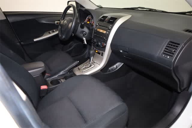 Thumbnail: 2010 Toyota Corolla - 19