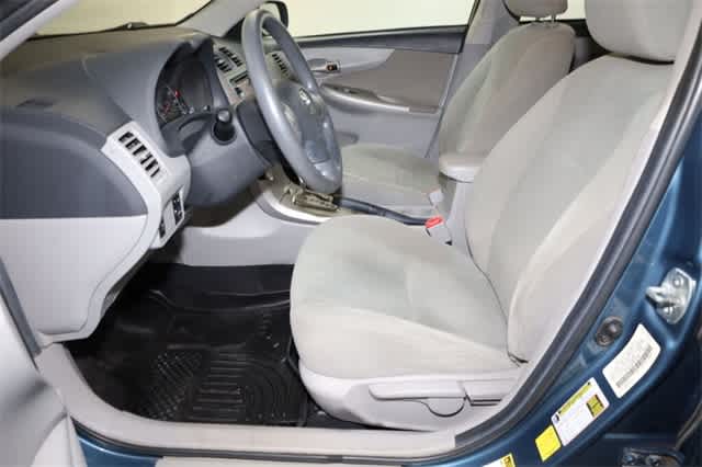 Thumbnail: 2013 Toyota Corolla - 15