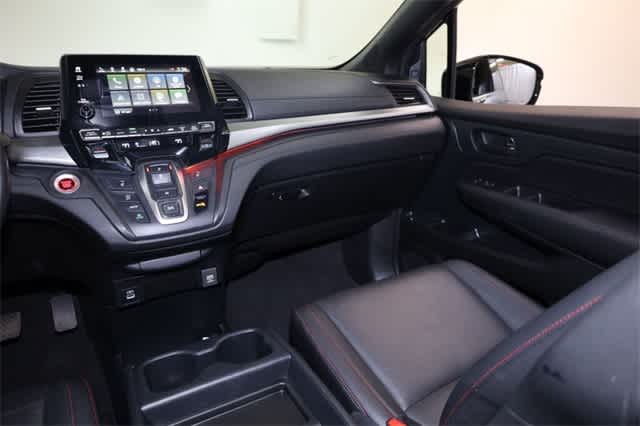 Thumbnail: 2023 Honda Odyssey - 18
