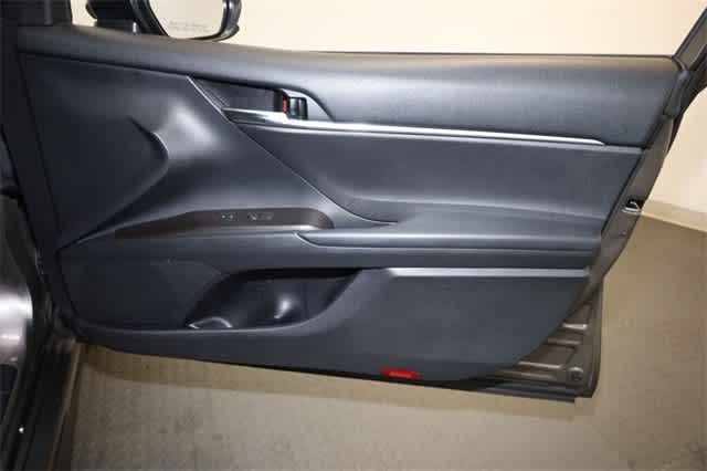 Thumbnail: 2021 Toyota Camry - 22