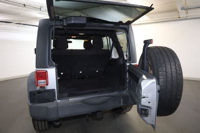 Thumbnail: 2015 Jeep Wrangler - 32