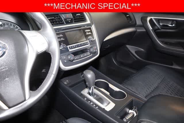 Thumbnail: 2017 Nissan Altima - 23