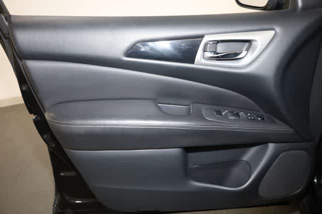 Thumbnail: 2020 Nissan Pathfinder - 13