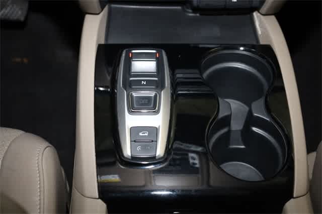 Thumbnail: 2017 Honda Pilot - 35