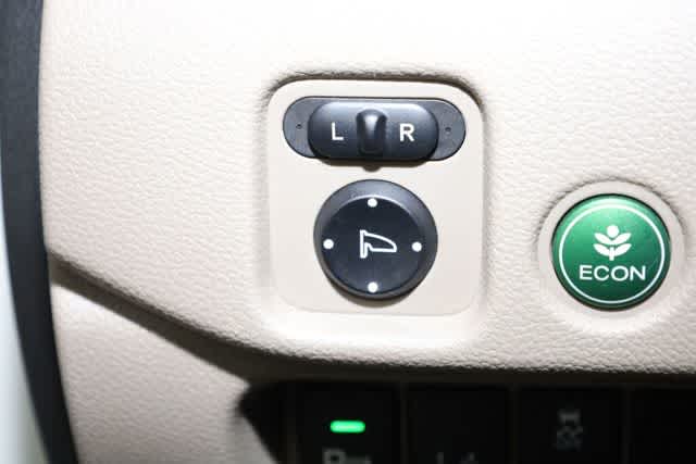 Thumbnail: 2016 Honda Pilot - 19