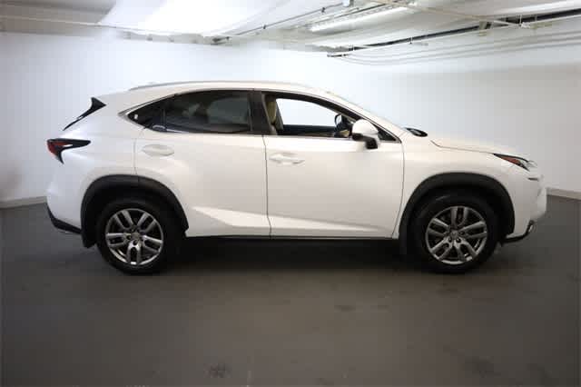 2016 Lexus NX 200t 9