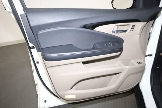 Thumbnail: 2016 Honda Pilot - 13