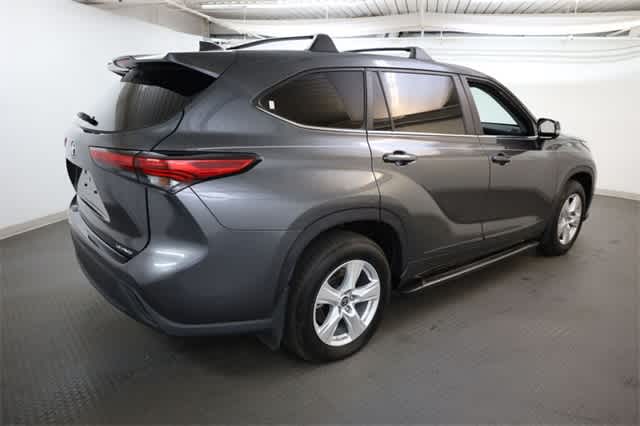 Thumbnail: 2023 Toyota Highlander - 8