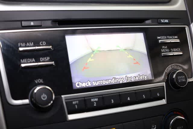 Thumbnail: 2017 Nissan Altima - 18