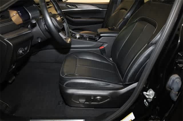 2022 Jeep Grand Cherokee Overland 15