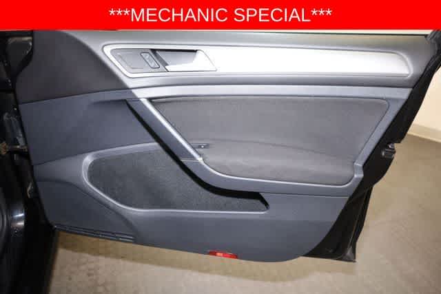 Thumbnail: 2016 Volkswagen Golf - 22