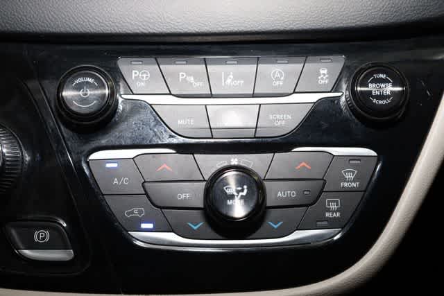 Thumbnail: 2020 Chrysler Pacifica - 29