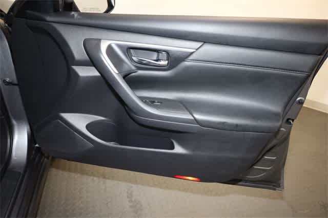 Thumbnail: 2016 Nissan Altima - 22