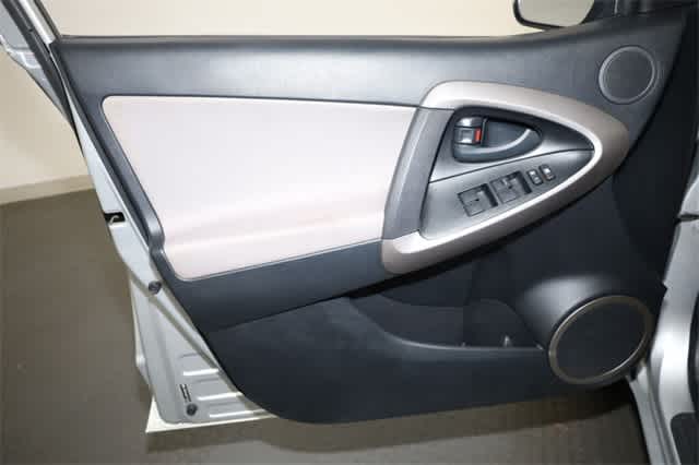Thumbnail: 2008 Toyota RAV4 - 12