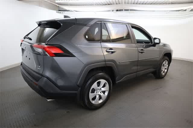 Thumbnail: 2022 Toyota RAV4 - 8