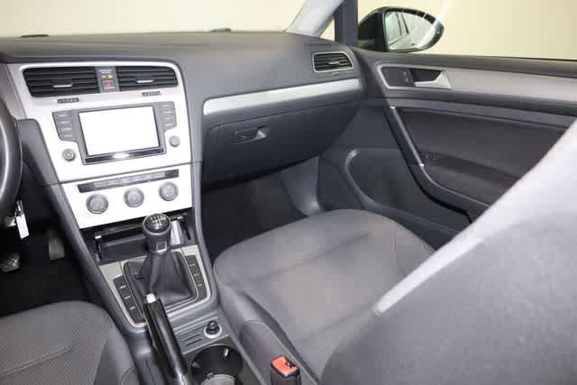 Thumbnail: 2016 Volkswagen Golf - 18