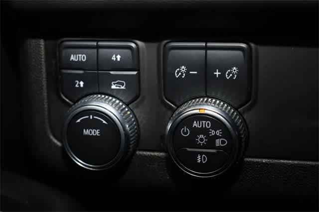 Thumbnail: 2021 GMC Yukon XL - 28