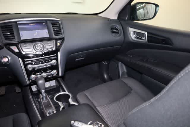 Thumbnail: 2020 Nissan Pathfinder - 18