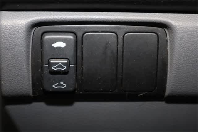 Thumbnail: 2004 Honda Accord - 25