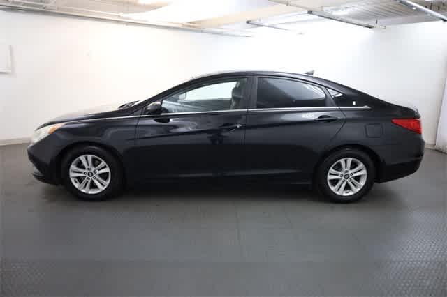 Thumbnail: 2011 Hyundai Sonata - 4