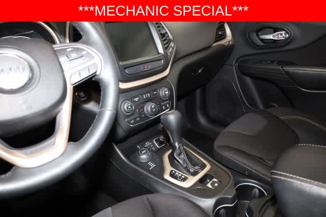 Thumbnail: 2015 Jeep Cherokee - 16