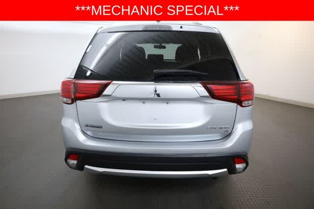 Thumbnail: 2016 Mitsubishi Outlander - 6