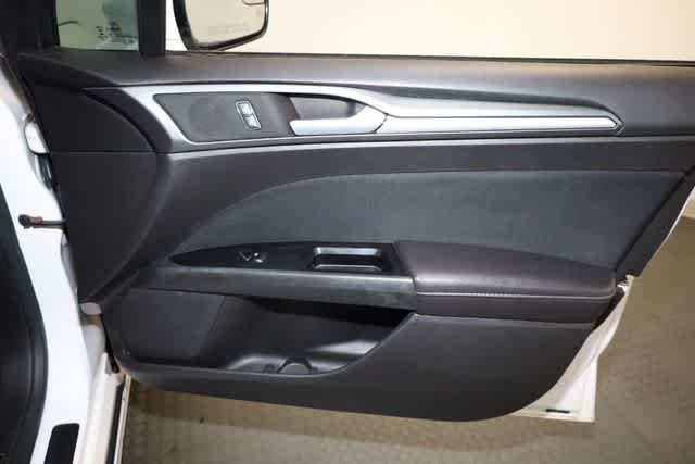 Thumbnail: 2014 Ford Fusion - 30