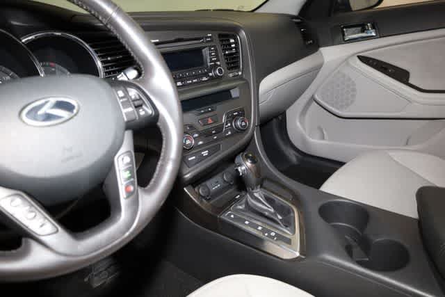 Thumbnail: 2012 Kia Optima - 16