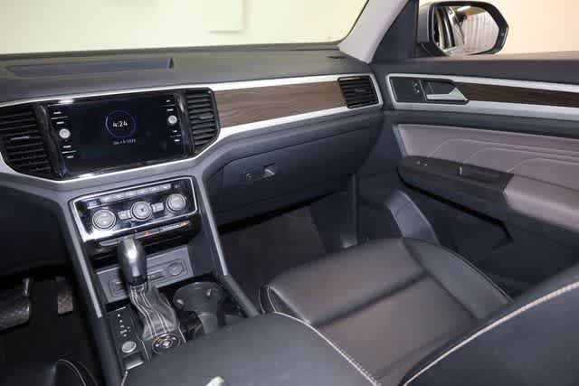 Thumbnail: 2022 Volkswagen Atlas - 24