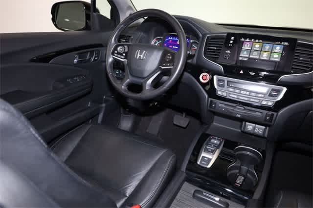 Thumbnail: 2019 Honda Pilot - 17