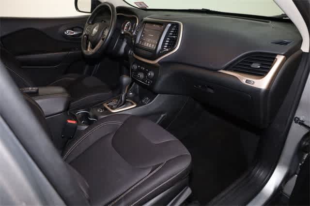 Thumbnail: 2015 Jeep Cherokee - 19