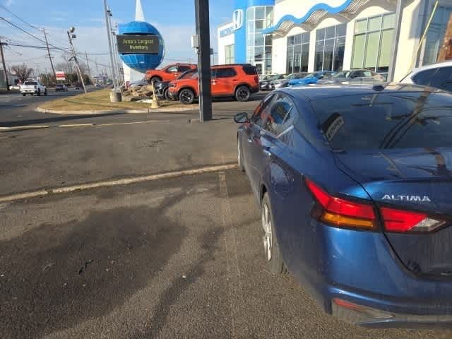 Thumbnail: 2020 Nissan Altima - 9